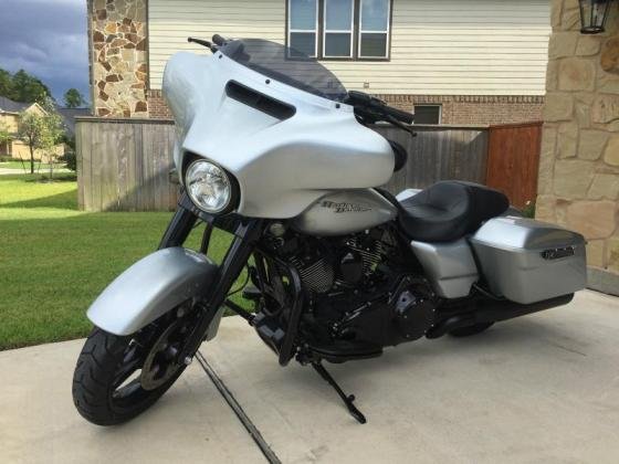 2014 Harley Davidson Street Glide FLHX Touring Bagger Silver