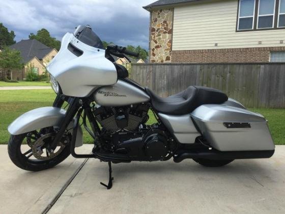 2014 Harley Davidson Street Glide FLHX Touring Bagger Silver