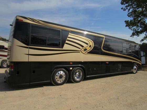 2000 MCI 45' Tour Bus RV Detroit series 60 Diesel motorhome not prevost