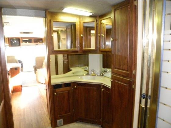 1996 Foretravel U295 40 FT Class A RV Luxury Motorhome Cummin