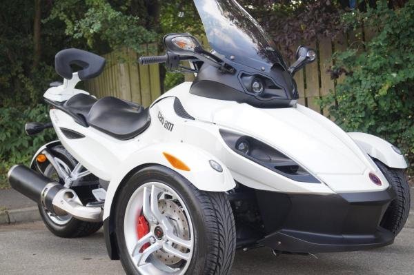 Motorcycles - 2011 CAN-AM SPYDER ROADSTER RS TRIKE
