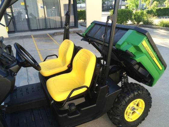 2016 JOHN DEERE GATOR XUV550 4X4 UTILITY