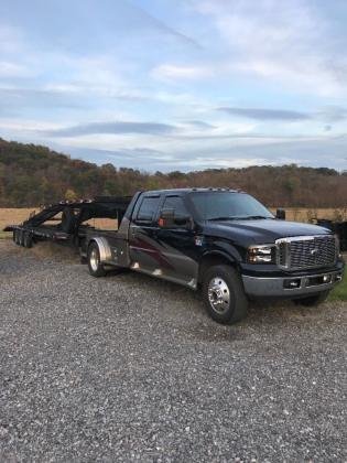 2004 Ford F-450 Crew Cab Hauler