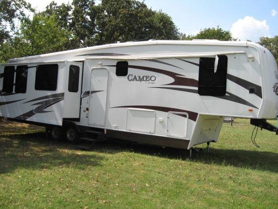 2010 Carraige Cameo 37ft 5th wheel