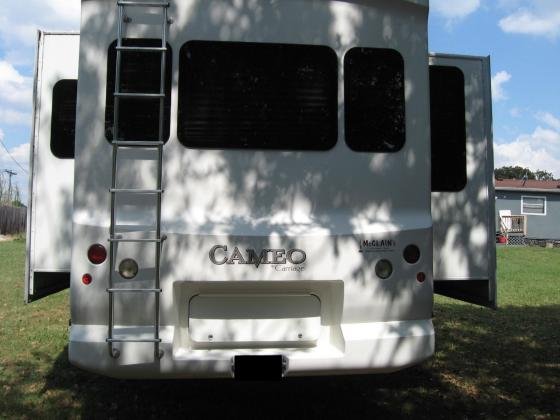 2010 Carraige Cameo 37ft 5th wheel