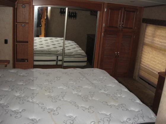 2010 Carraige Cameo 37ft 5th wheel