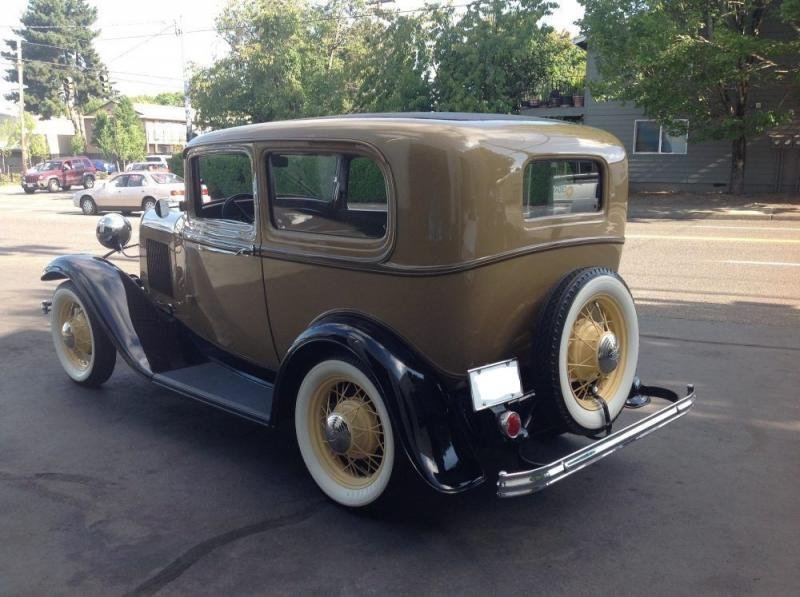 Cars 1932 Ford Model B Sedan 3 Speed