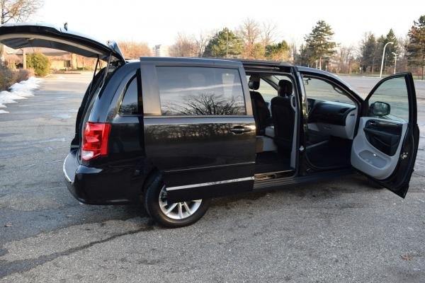 2016 Dodge Caravan SXT Minivan