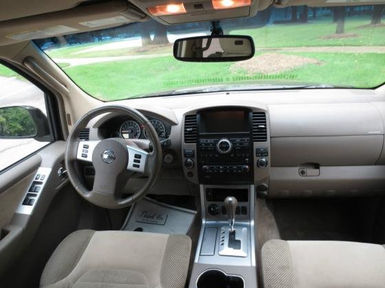 2011 Nissan Pathfinder SV Edition 4WD V6 4.0L 7 Passenger Rear Camera