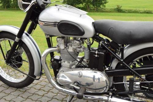 1952 Triumph T100 Tiger