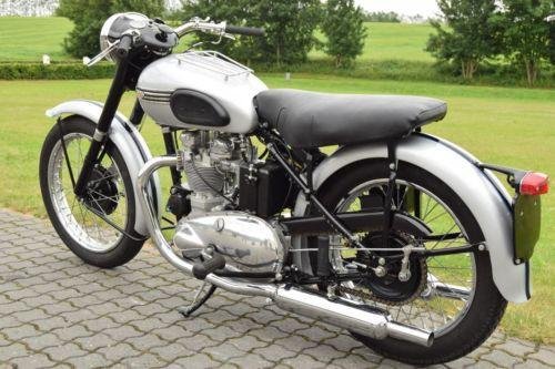 1952 Triumph T100 Tiger