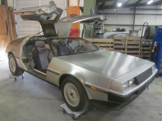 1981 DeLorean DMC 12 Base Coupe 2-Door 2.9L