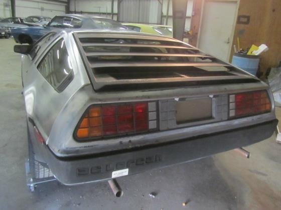 1981 DeLorean DMC 12 Base Coupe 2-Door 2.9L