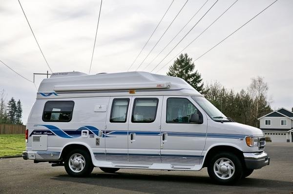 1999 Coach House 19’’ 192SD Model Class B Camper Van