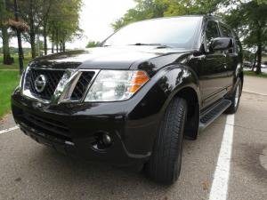 2011 Nissan Pathfinder SV Edition 4WD V6 4.0L 7 Passenger Rear Camera