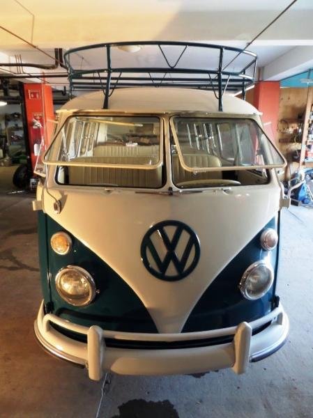 Cars - 1967 Volkswagen Bus Vanagon Safari Bus