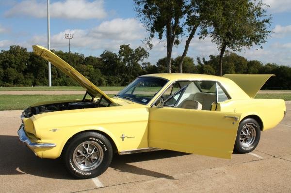 1965 Ford Mustang 260 V-8 Coupe