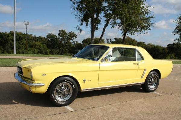 1965 Ford Mustang 260 V-8 Coupe