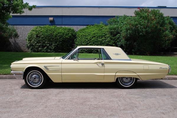 1965 Ford Thunderbird 390 V8