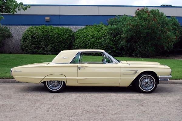 1965 Ford Thunderbird 390 V8