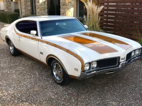 1969 Oldsmobile 442 Holiday Coupe Hurst Tribute