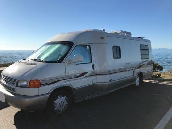 2001 Winnebago Rialta 22HD Motor Home