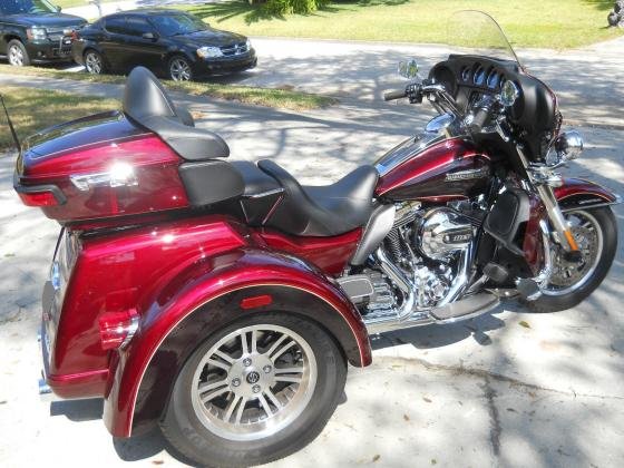 2014 Harley-Davidson FLHTCUTG Tri-Glide-Ultra Classic