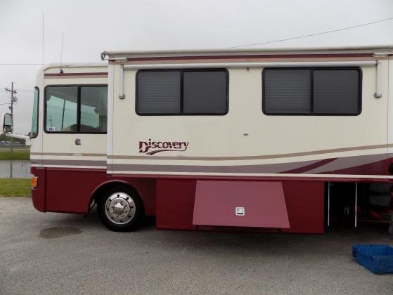 1998 Fleetwood Discovery Diesel Pusher