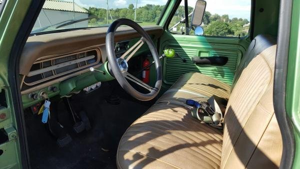 1972 Ford F250 pickup truck,390ci,v8,4 speed manual