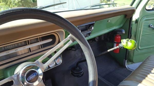 1972 Ford F250 pickup truck,390ci,v8,4 speed manual