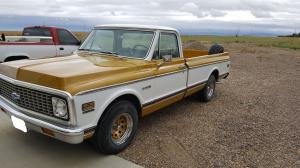 1971 Chevrolet C-10 Cheyenne Gold/White