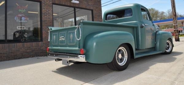 1951 Ford F-100 Pick Up 300 CID Custom