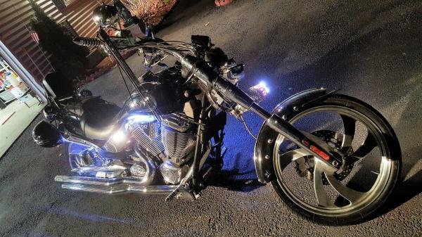 2006 Victory Jackpot Customized Chrome Road Steel