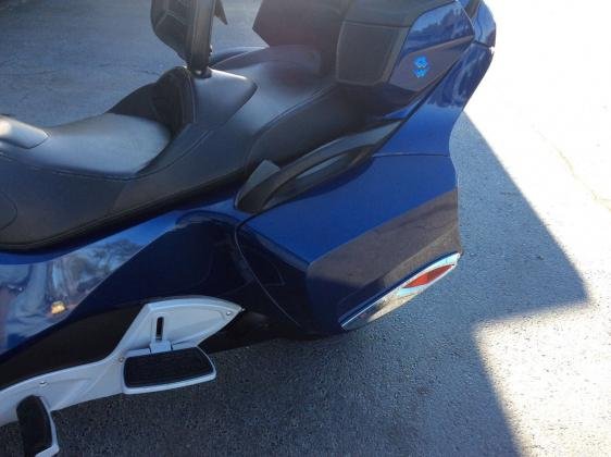 2011 Can-Am Spyder RTS
