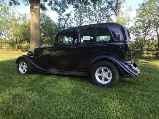 1934 Ford Sedan 350-300Hp