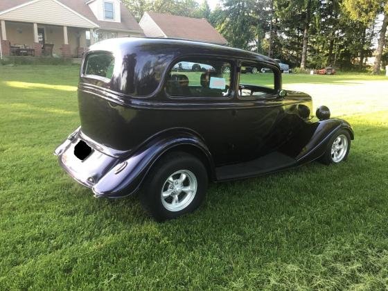 1934 Ford Sedan 350-300Hp