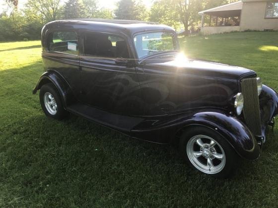 1934 Ford Sedan 350-300Hp