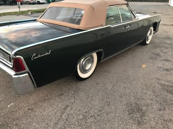 1962 Lincoln continental