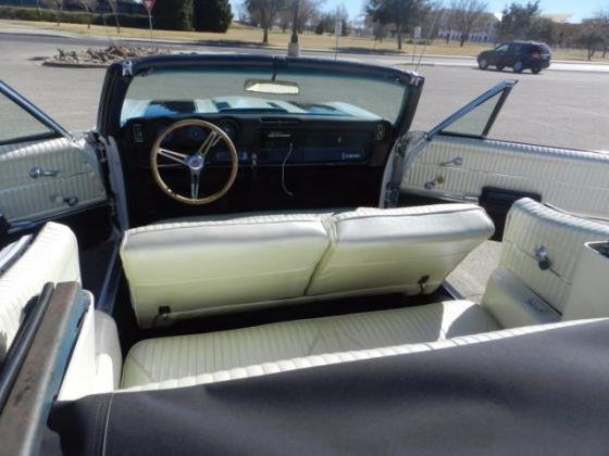 1968 Oldsmobile Cutlass White