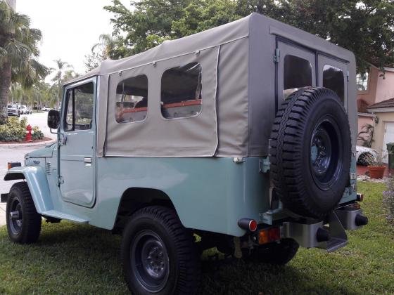 1977 Toyota Land Cruiser FJ43 SOFT TOP