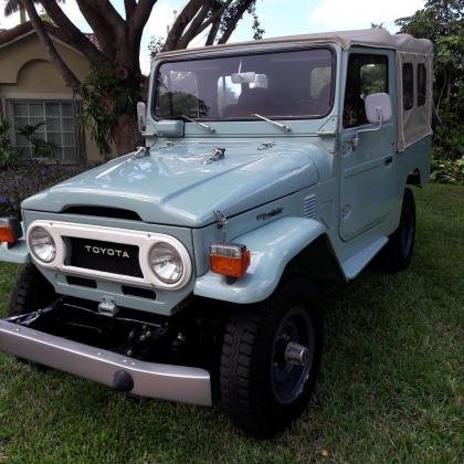 1977 Toyota Land Cruiser FJ43 SOFT TOP