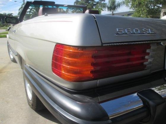 1989 Mercedes-Benz 560 SL Automatic