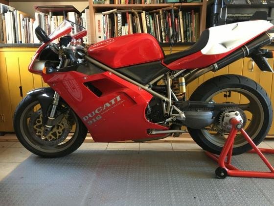 1995 Ducati Superbike 916