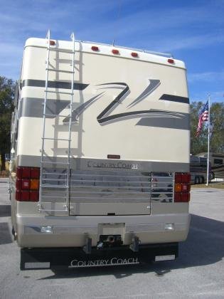 2000 Country Coach Magna Indulgence 40 Ft