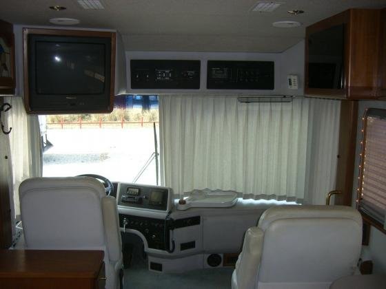 2000 Country Coach Magna Indulgence 40 Ft