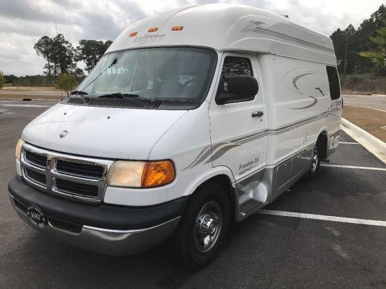 2003 Leisure Travel  Freedom 2A Class B