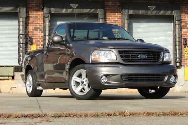 2004 Ford F-150 SVT Lightning 5.4L