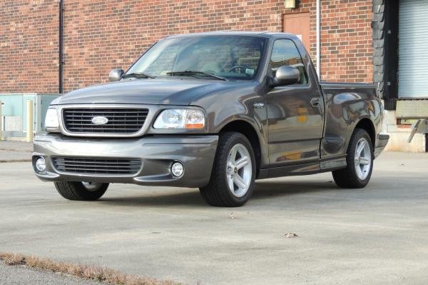 2004 Ford F-150 SVT Lightning 5.4L