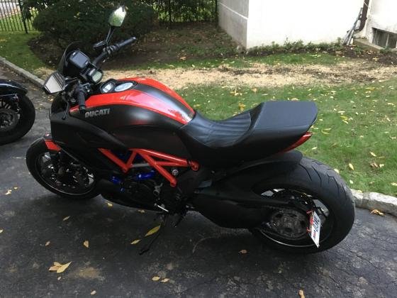 2015 Ducati Diavel Carbon Red