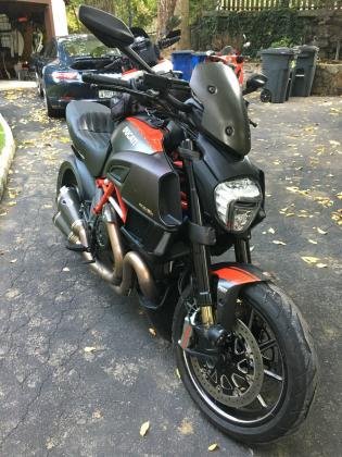 2015 Ducati Diavel Carbon Red